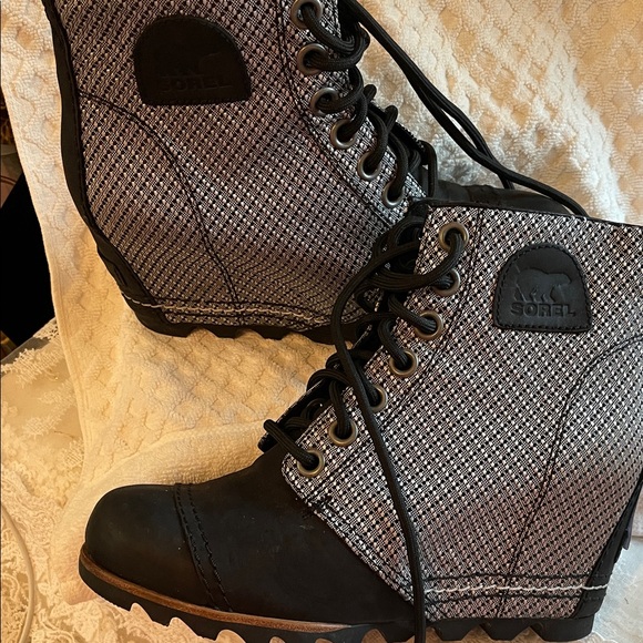 Sorel Shoes - Sorel Women's Black and White Lace-Up Boots